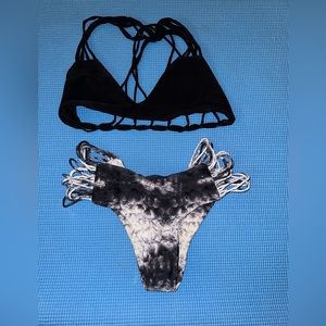 MIKOH BANYANS Multi String Bottom Underwater Night & Multi String Racerback Top